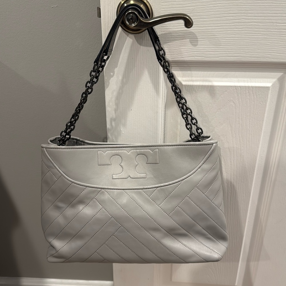 Tory Burch Elegant Gray Quilted Chain Shoulder Bag